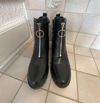 Bottines neuves noires avec tirette 40