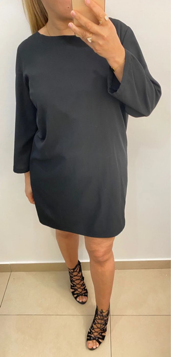 Jolie Robe Droite Noire Dos Ouvert Taille L - photo numéro 4
