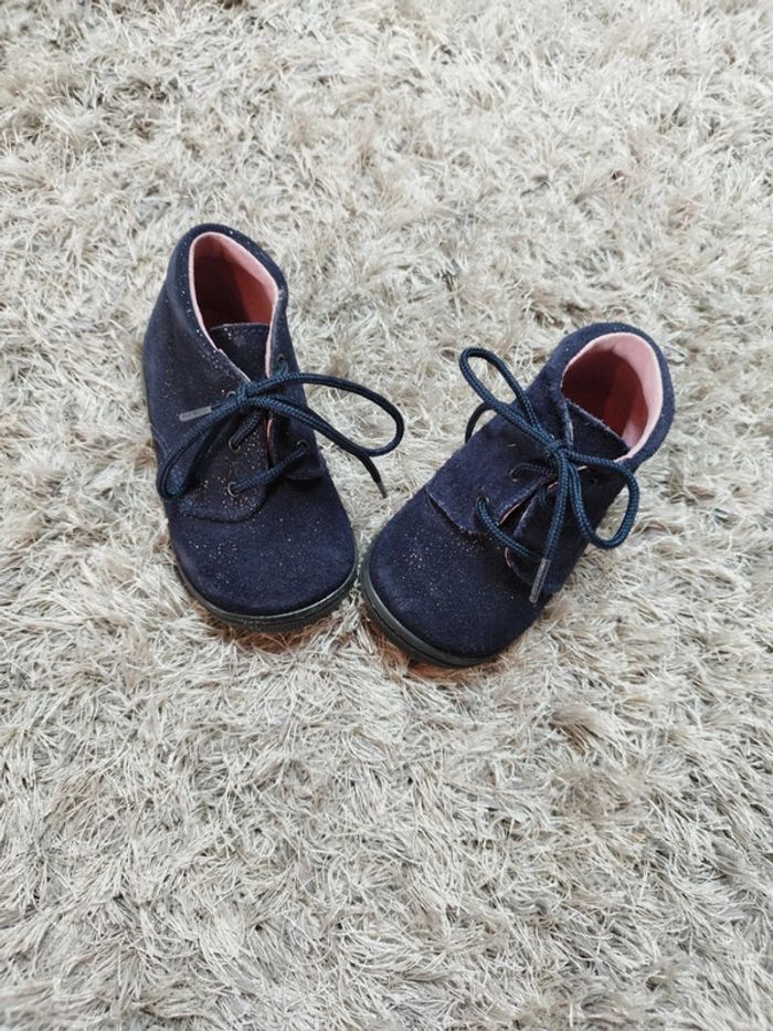Superbe basket de marche bébé fille fashion privé taille 19