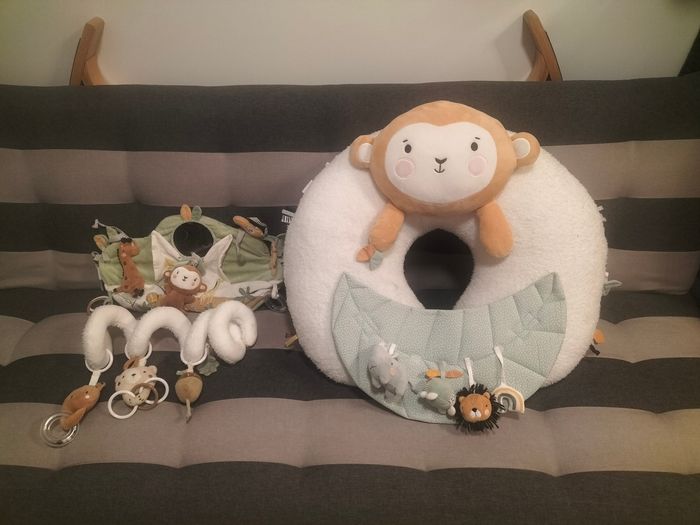 Lot activités et coussin éveil bébé Verbaudet