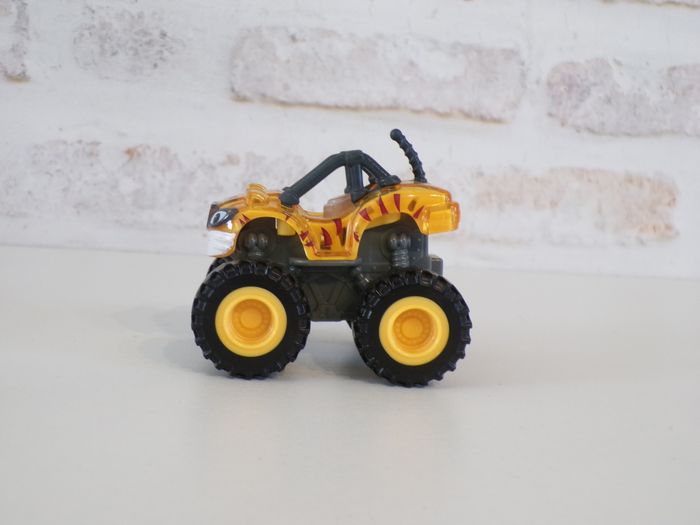 Monster Trucks - Stripes - Les monstres Machines (J5) - photo numéro 2