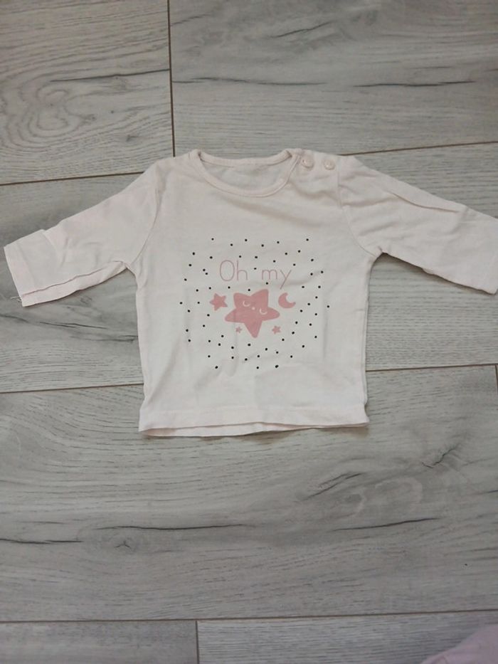 T-shirt manches longues ~ 1 mois