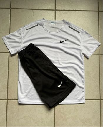 Ensemble Nike