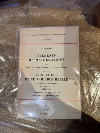 Livre ancien, élément de mathématiques, fonction d’une variable réelle