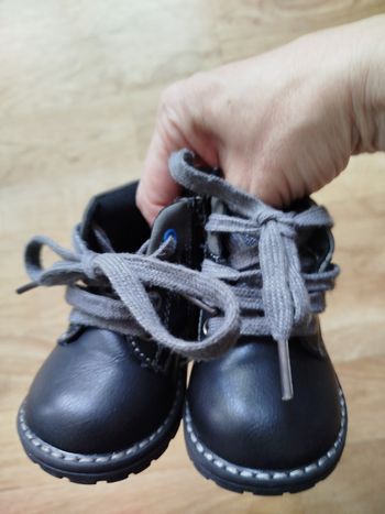 Chaussures pointure 18 