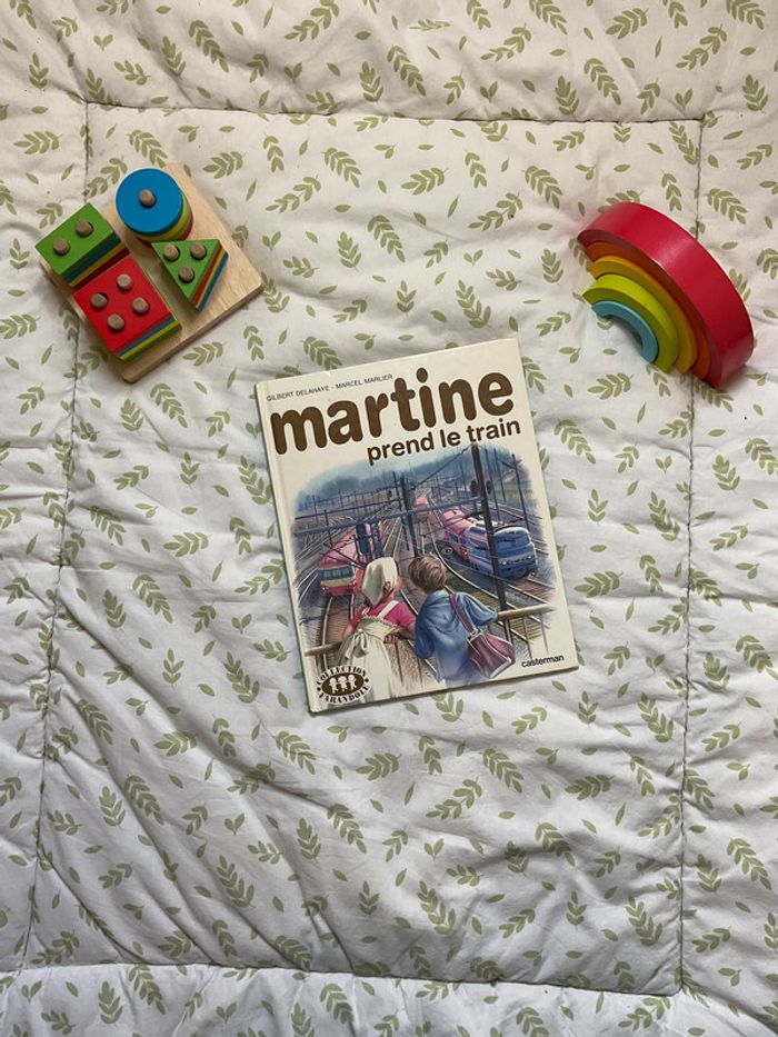 livre Martine prend le train casterman