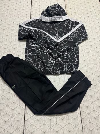 Ensmeble Lacoste taille M 