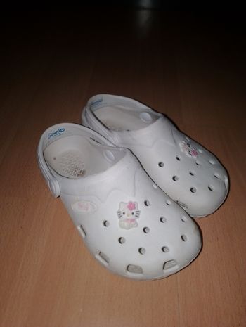 Sabot style croc blanche Hello Kitty
p.28