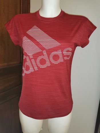 T-shirt rouge bordeaux Adidas taille S