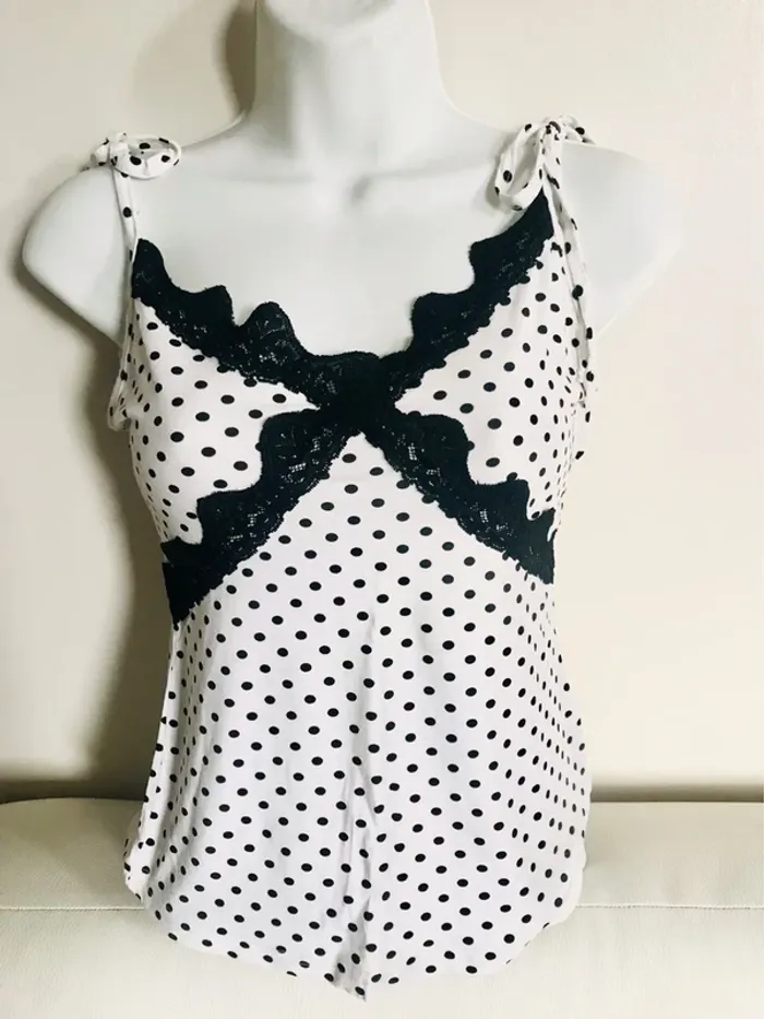 Débardeur blanc pois et dentelle noire