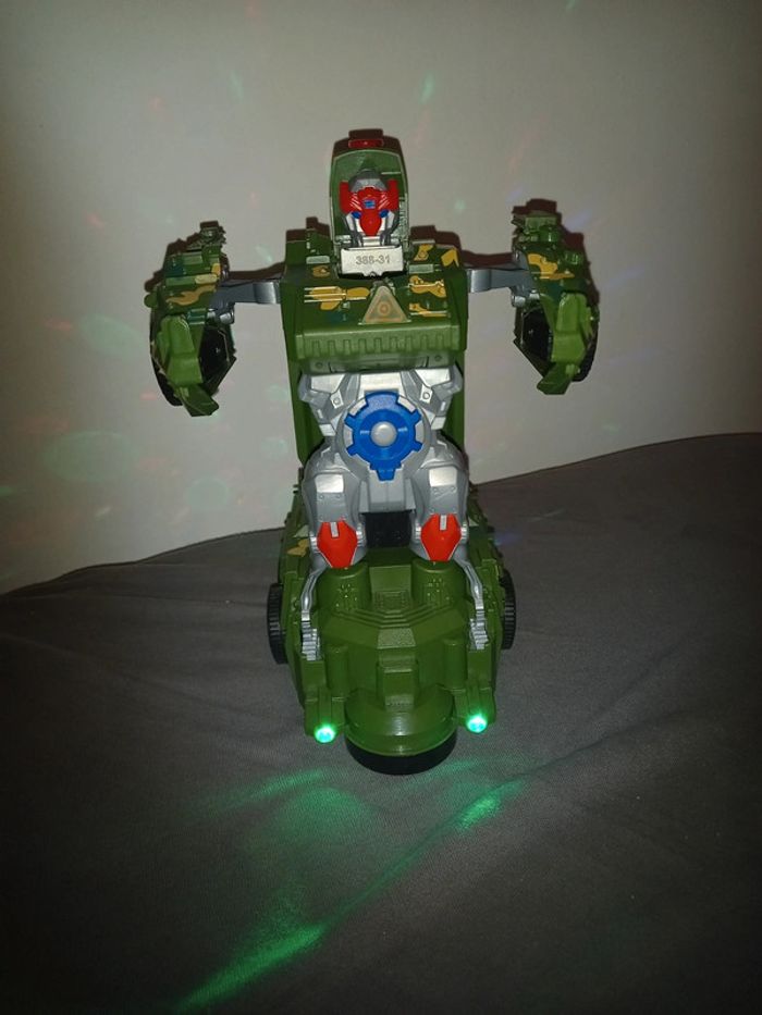 Char robot blindé lumineux sonore - photo numéro 9