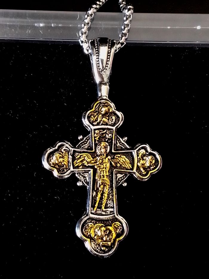 Chaîne + pendentif religieux - photo numéro 4
