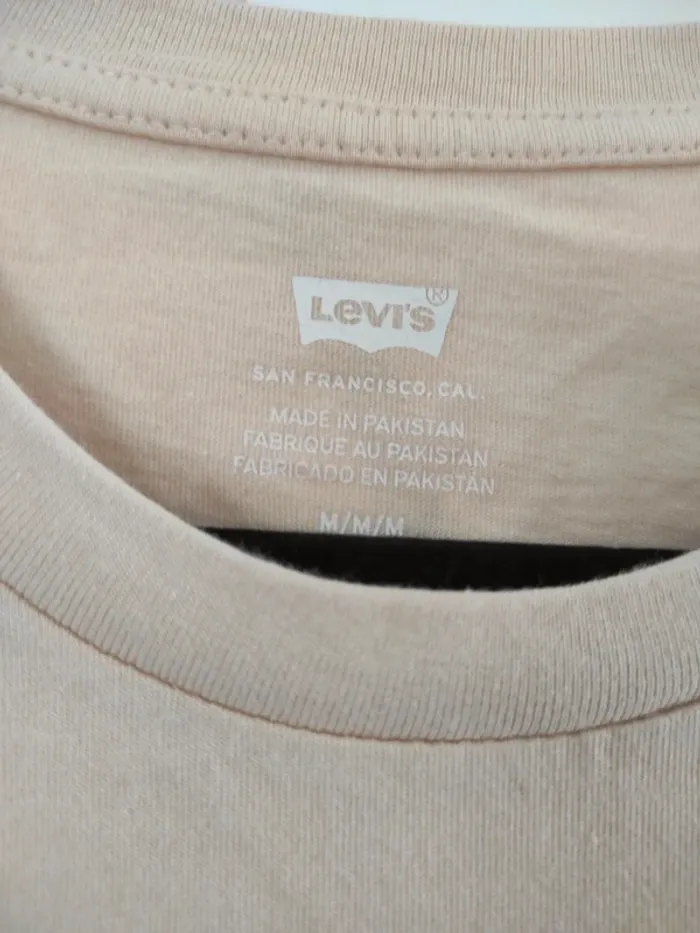 T-shirt femme Levi's taille M - photo numéro 2