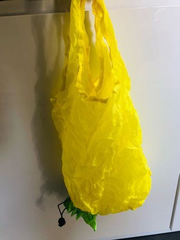 Sac réutilisable fraise neuf jamais servi - photo numéro 3