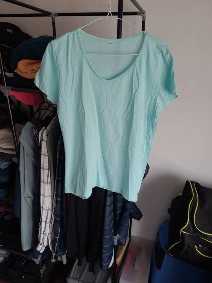 👚tee-shirt taille 42/44👚