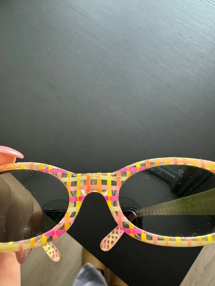 Lunettes de soleil pour enfants à carreaux - photo numéro 5