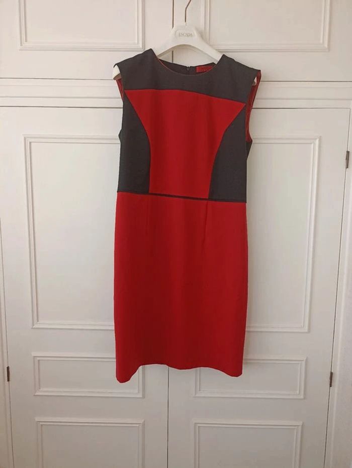 Magnifique robe Hugo Boss T 40/42