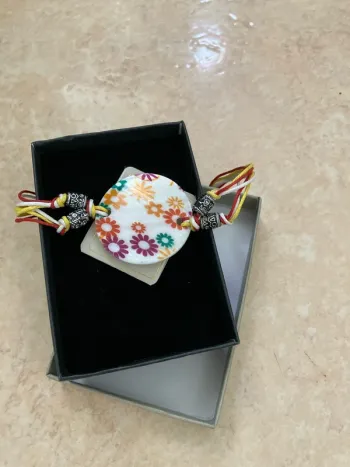Bracelet coloré Chogan – Neuf, jamais porté