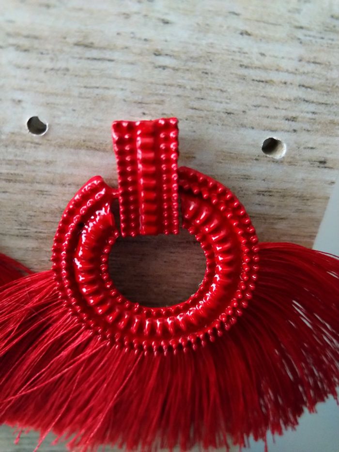 Boucles d'oreilles percées pompon - photo numéro 2