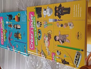 2 livres avec CD neufs sans étiquette "Créer et jouer avec les enfants"