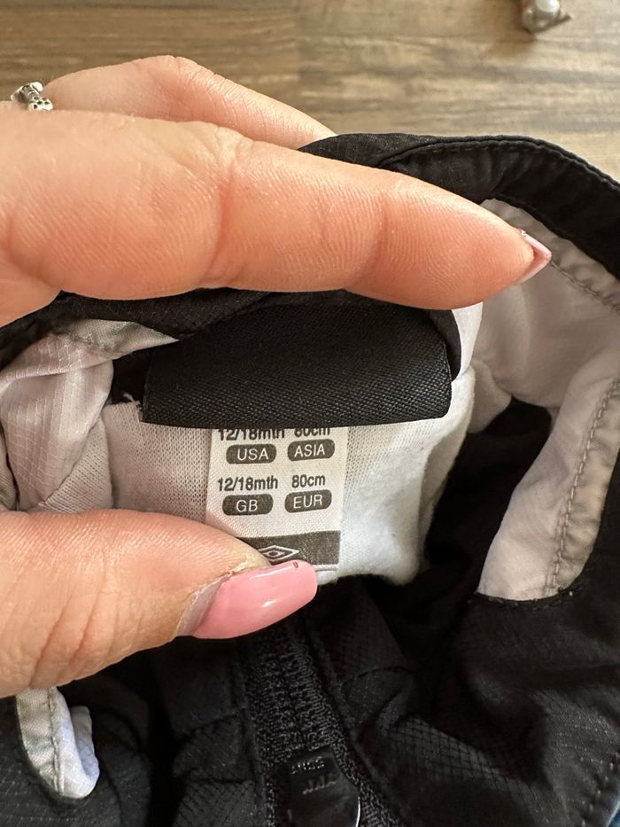- Veste Umbro - 12/18 mois - Très bon état - photo numéro 2