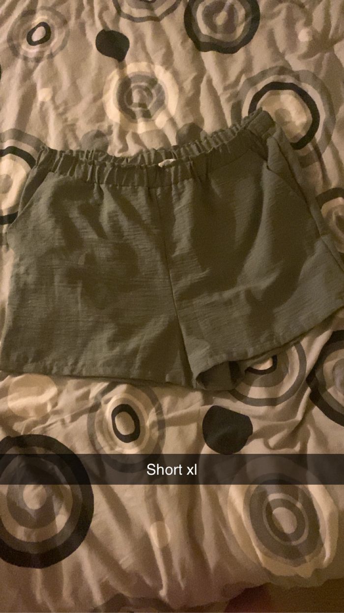 Short kaki