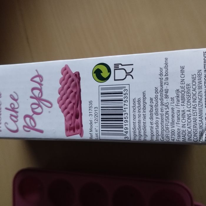 Moule silicone à cake pops Neuf - photo numéro 9