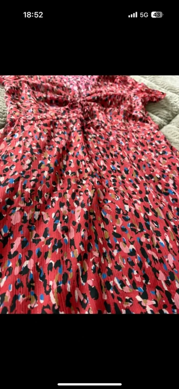 Robes Naf Naf fleurie 36/38 en très bon état Manches courtes - photo numéro 4