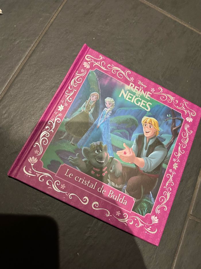 Livre reine des neiges le cristal