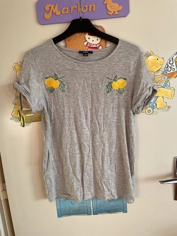 Tee shirt à manches courtes gris à motifs, taille S, marque Kiabi
