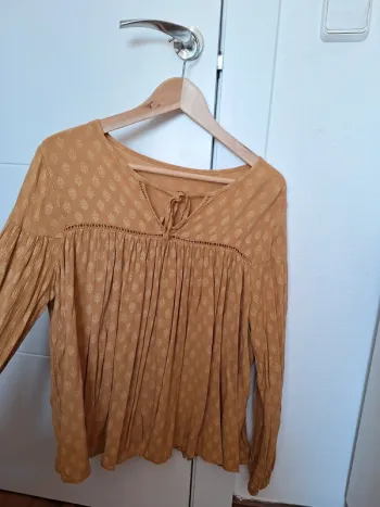 Blusa mostaza tienda local