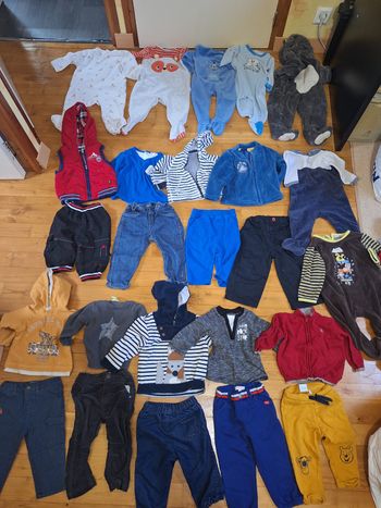 Lot vêtements été pyjama bébé garçon 12 mois et plusieurs 18 mois 