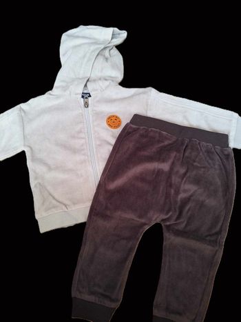 Ensemble 2 pièces en velours NEUF, veste à capuche + pantalon jogging Kiabi 18 mois