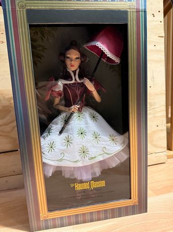 Poupée édition limitée haunted mansion Sally