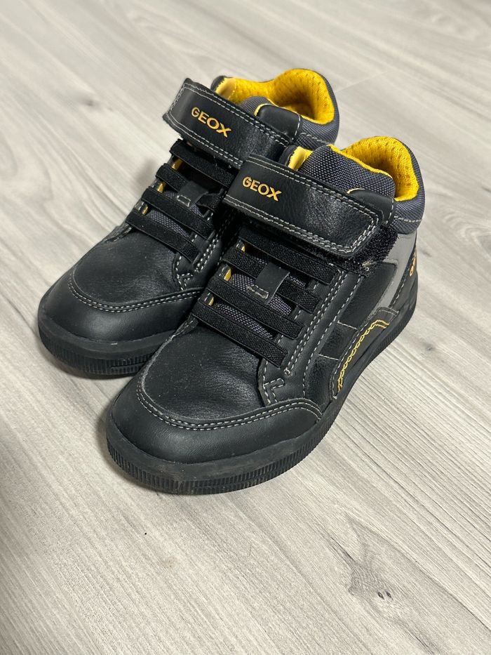 Lot d’une paire de Geox et d’une paire de chaussons Giesswein neufs avec étiquette - photo numéro 2