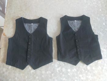 Gilets sans manches neufs 4 ans noire garçon