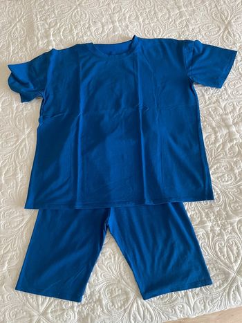 Tenue de sport bleue dur