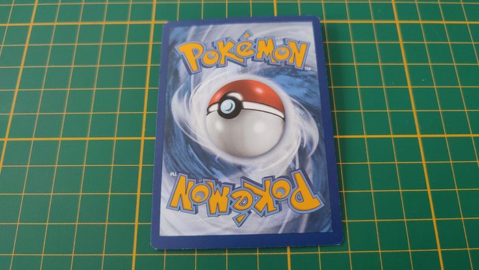 228/264 Carte Pokémon Cuisinier peu commune reverse Epée et Bouclier EB08 Poing de Fusion #B10 - photo numéro 2