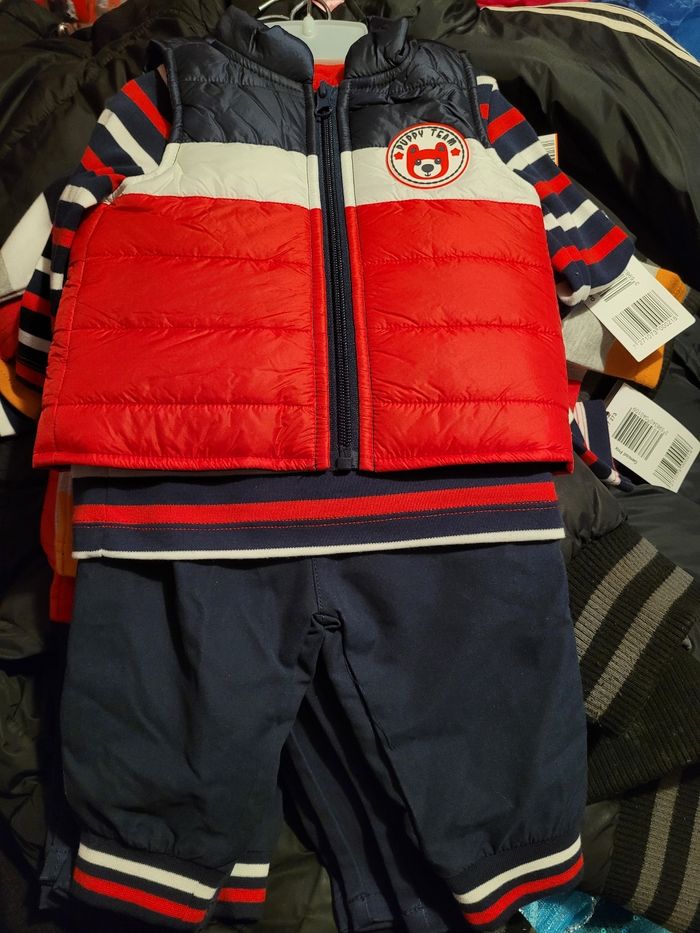 Ensemble 3 pièces  6 mois neuf