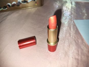 rouge à lèvres orangé  ATKINSON BIZARRE