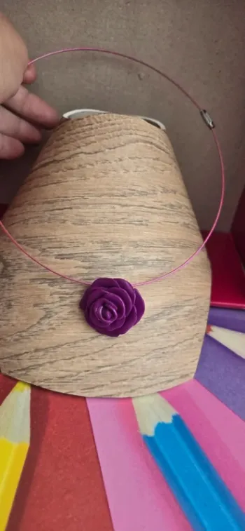 Collier rose violet fimo neuf