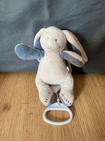 Peluche lapin musical noukies