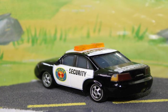 Disney Pixar cars Marlon "Clutches" McKAy - photo numéro 3