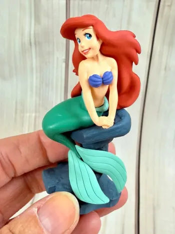 Petite figurine gashapon import Japon Disney - Ariel la petite sirène