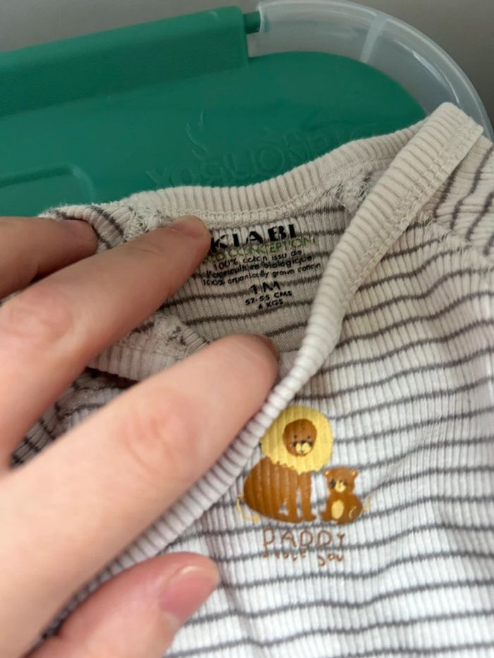 Lot de 5 bodys manches longues kiabi , 1 mois - photo numéro 2