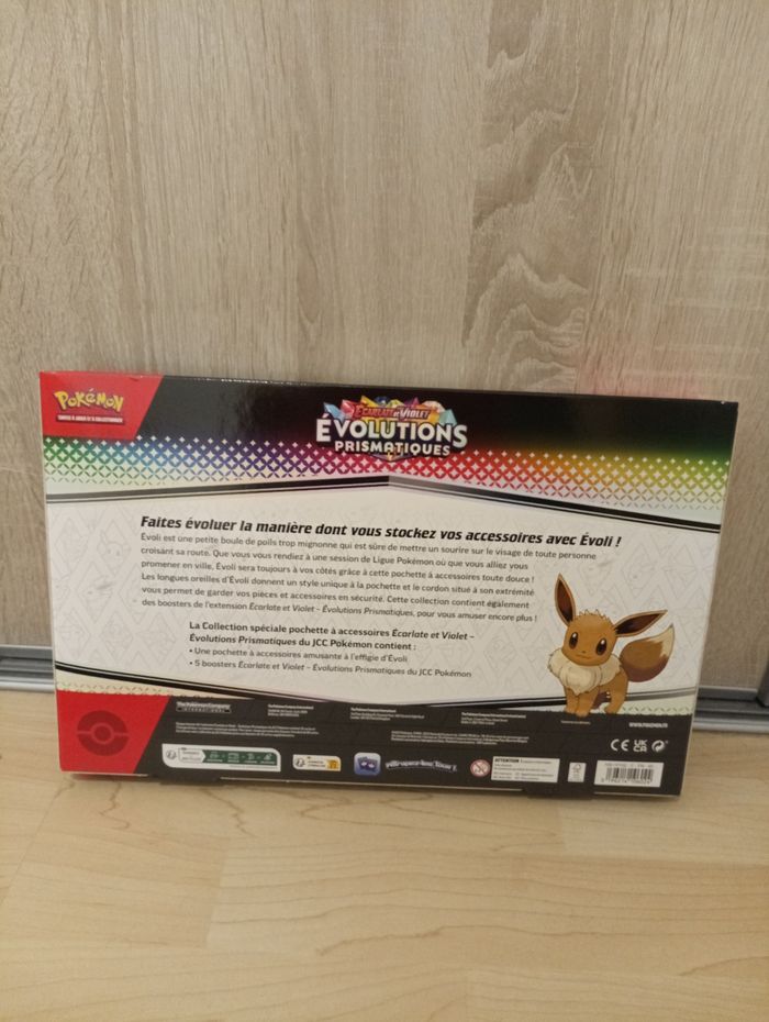 Coffret pokemon collection speciale pochette et accessoires Evoli - photo numéro 2