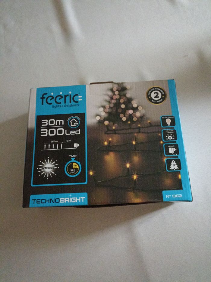 Guirlande Lumineuse LED féeRIC - 30m, 300 LED, Blanc Chaud - IntérieurExtérieur & Minuteur
