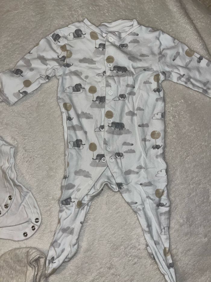 Lot pyjama, body et bonnet - photo numéro 3