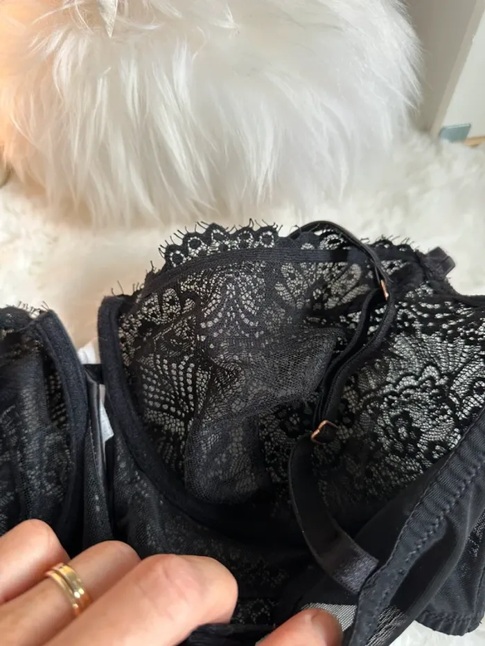 Soutien gorge dentelle / grande bande maintien - photo numéro 9