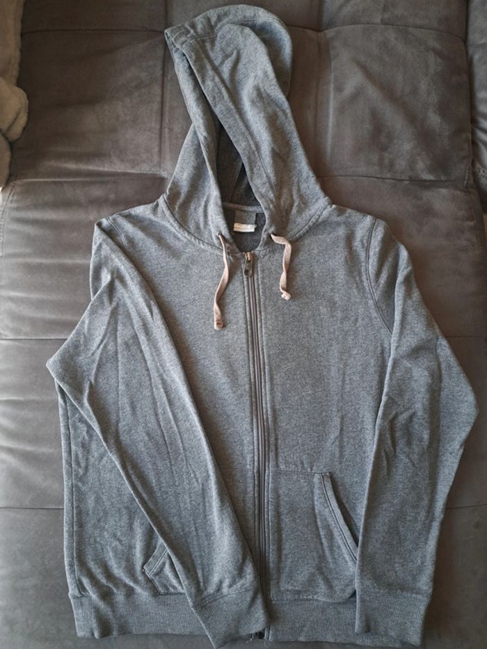 Pull gris